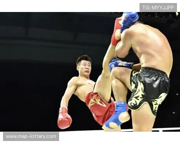 温网决赛激战正酣顶尖选手争夺年度桂冠全程回顾 温网决赛激战正酣顶尖选手争夺年度桂冠全程回顾